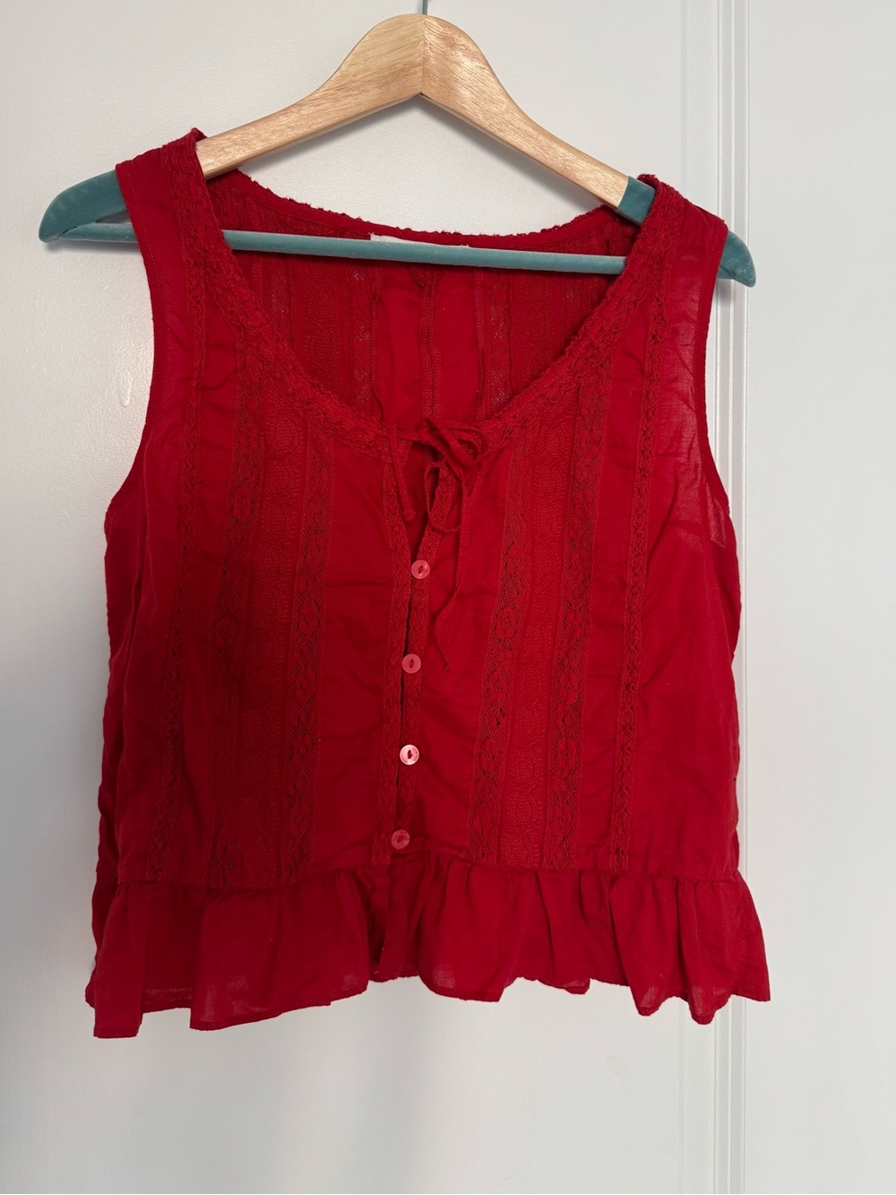 Abercrombie & Fitch Button-Through Lace-Trim Tank - Picture 4 of 6
